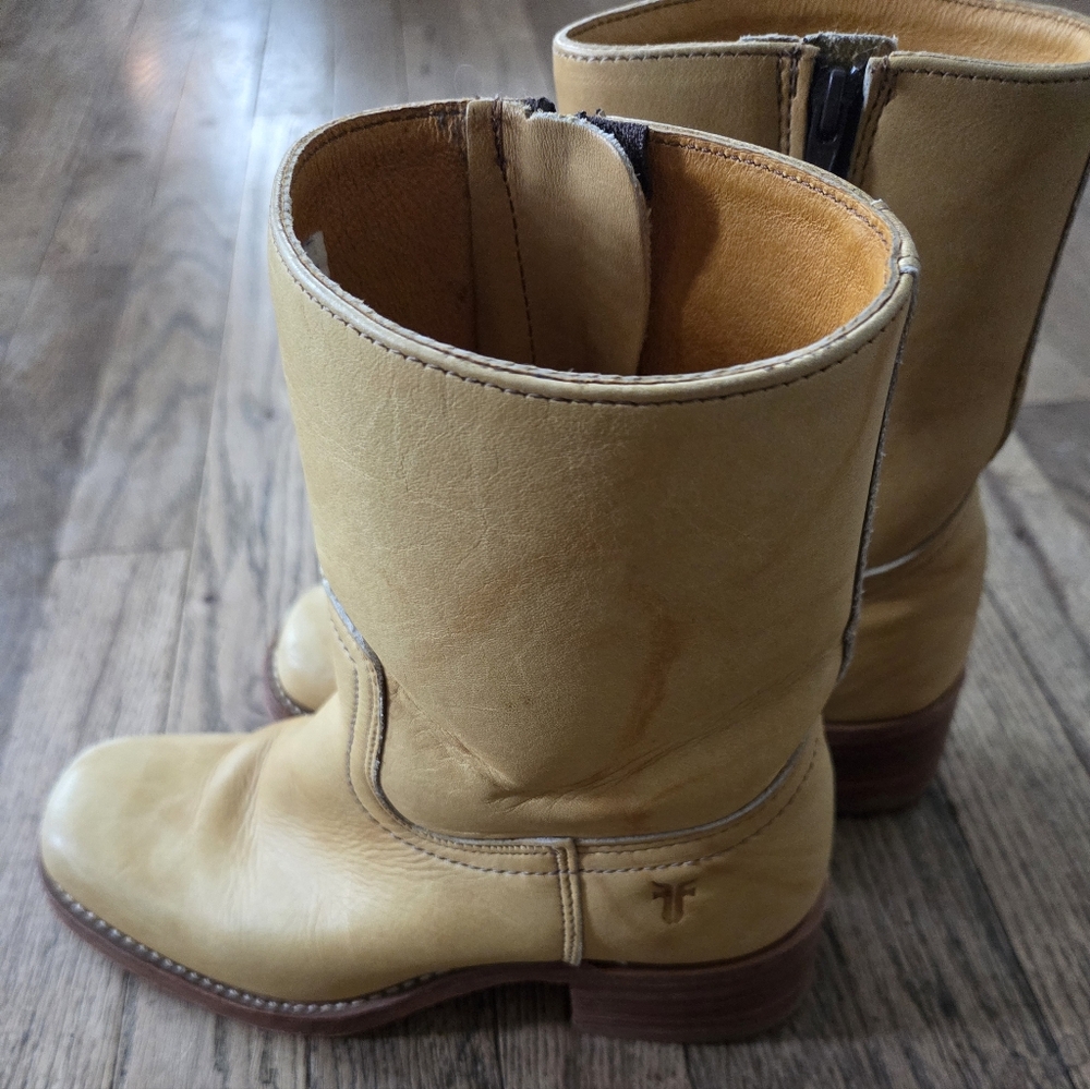 Frye Boot Size 6